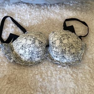 Victoria, secrets strapless bra